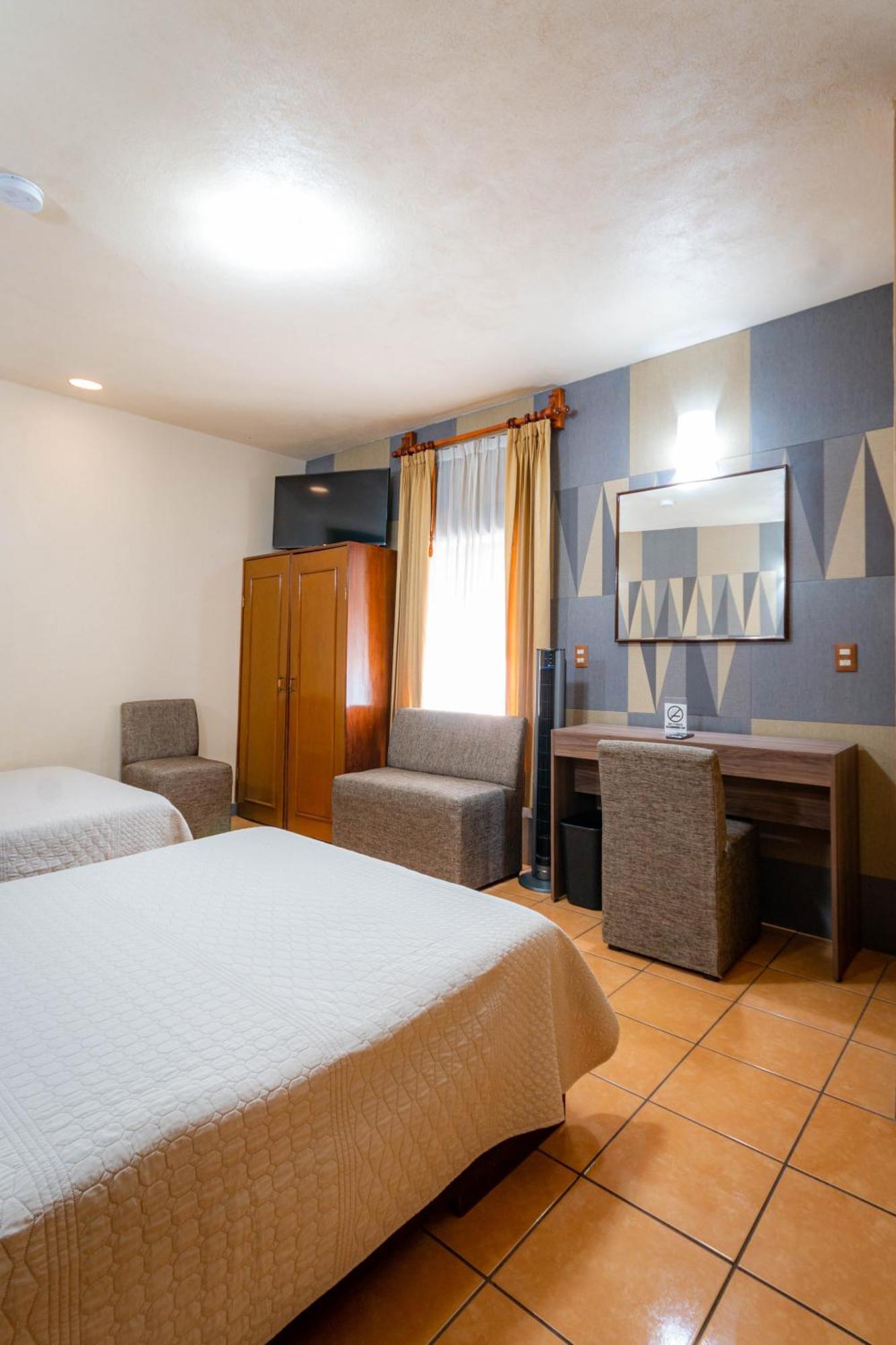 מורליה Hotel Estefania מראה חיצוני תמונה